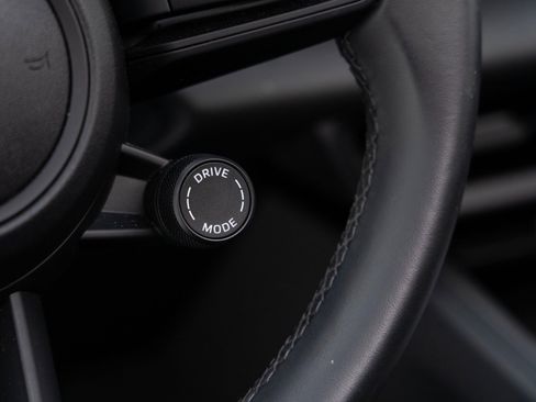 Used 2024 Porsche Macan 4 Electric image 27