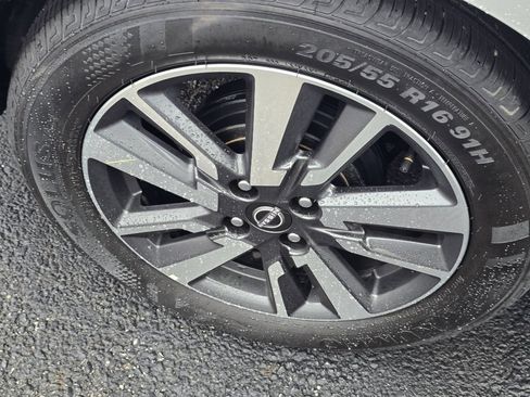 Used 2025 Nissan Versa SV image 24