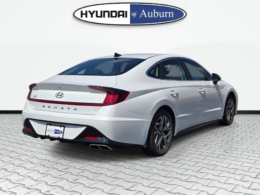 Certified 2023 Hyundai Sonata SEL w/ Preferred Accessory Package FWD image 5