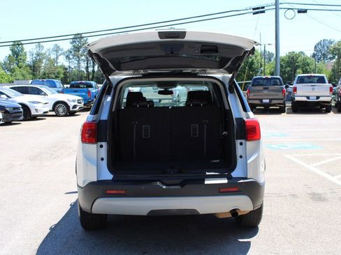 Used 2018 GMC Acadia SLT w/ LPO, Floor Liner Package FWD image 9