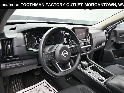 Used 2025 Nissan Pathfinder SV AWD/4WD image 15