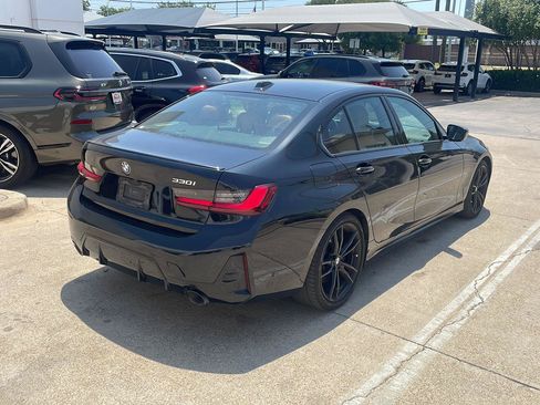Used 2023 BMW 330i Sedan w/ M Sport Package RWD image 3
