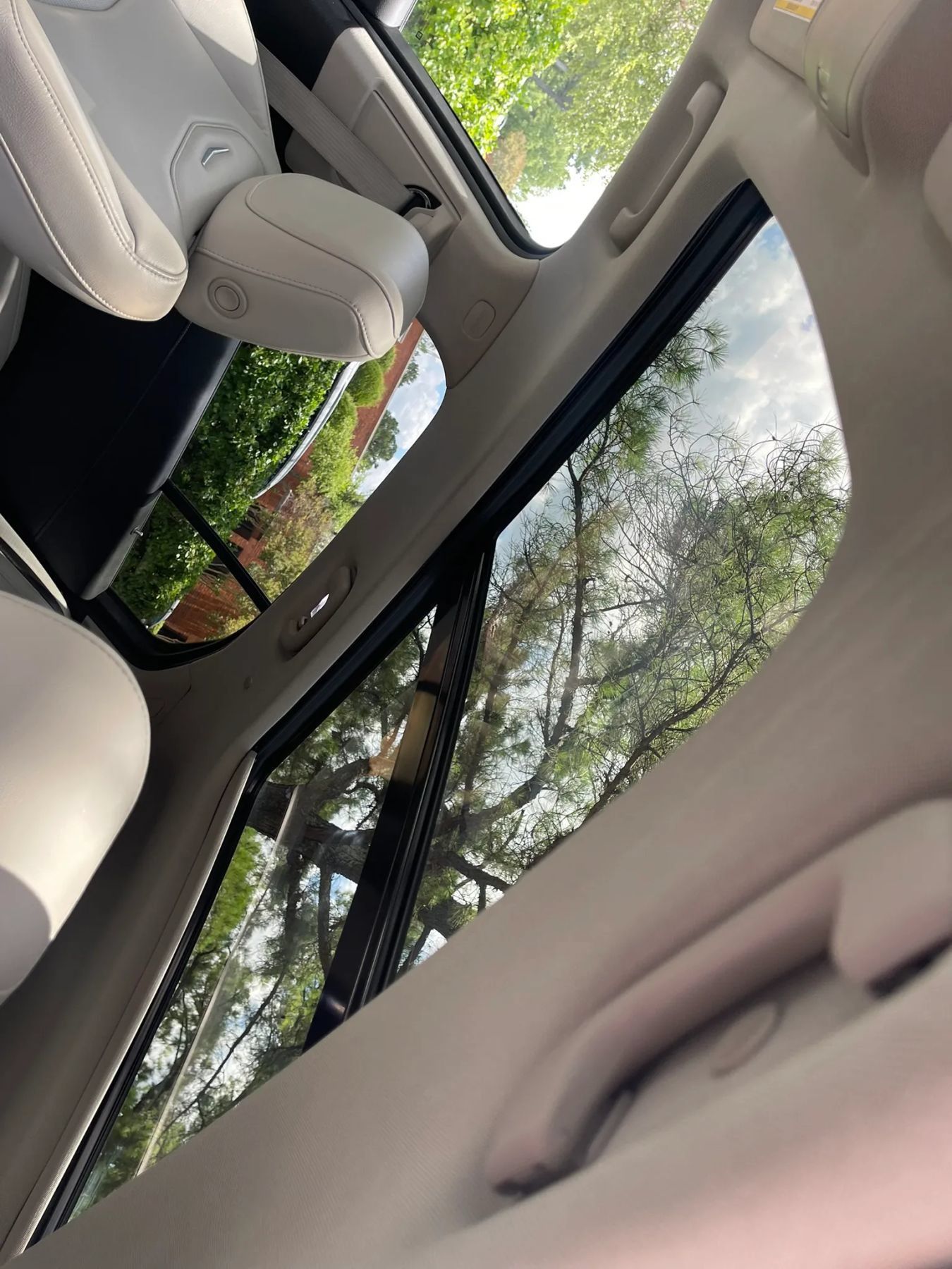 Used 2019 Cadillac XT4 Premium Luxury FWD image 19