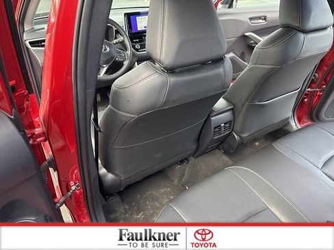 Certified 2025 Toyota Corolla Cross XLE image 11