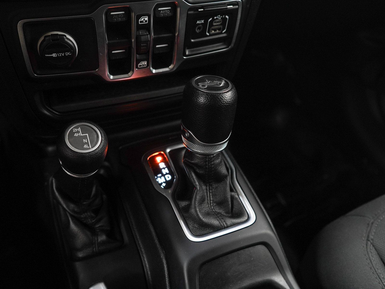 Used 2018 Jeep Wrangler Unlimited Sport S AWD/4WD image 24
