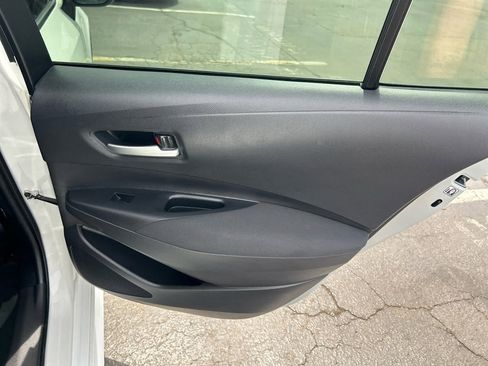 Used 2021 Toyota Corolla LE image 27