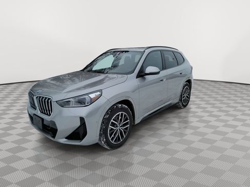 Used 2025 BMW X1 xDrive28i w/ M Sport Package image 4
