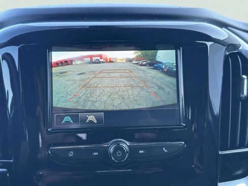 Used 2019 Chevrolet Traverse LS FWD image 18