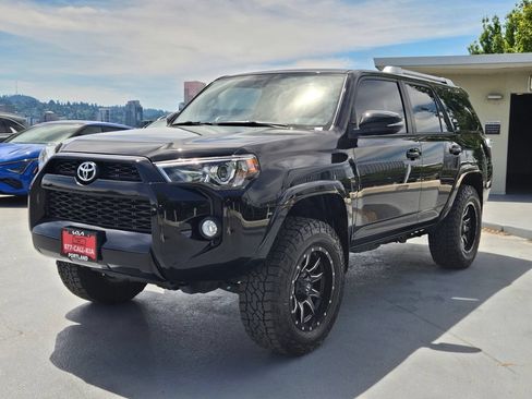 Used 2018 Toyota 4Runner SR5 Premium AWD/4WD image 8