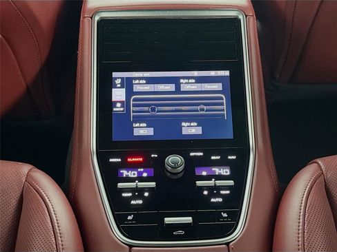 Used 2023 Porsche Panamera 4 Platinum Edition image 19