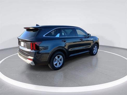 New 2026 Kia Sorento LX image 8