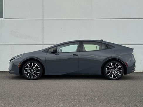 Certified 2024 Toyota Prius Prime Premium w/ Advanced Technology Package FWD image 4