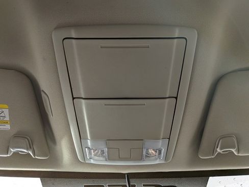 Used 2010 Ford F150 XLT image 22