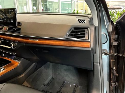 Used 2023 Audi Q5 2.0T Premium w/ Convenience Package image 19