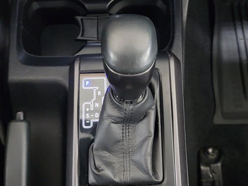 Used 2020 Toyota Tacoma TRD Sport w/ Technology Package AWD/4WD image 18