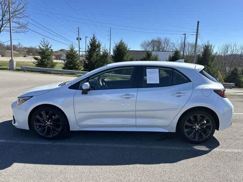 Used 2025 Toyota Corolla XSE image 2