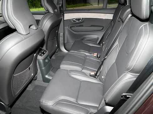 New 2026 Volvo XC90 T8 Ultra w/ Protection Package Premier AWD/4WD image 21