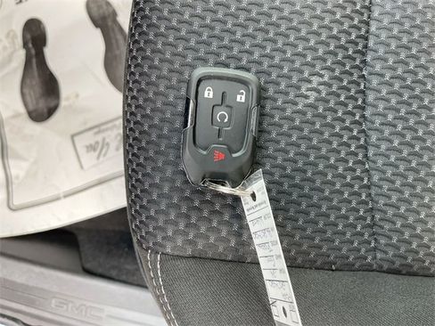 Certified 2024 GMC Terrain SLE w/ Driver Convenience Package image 33