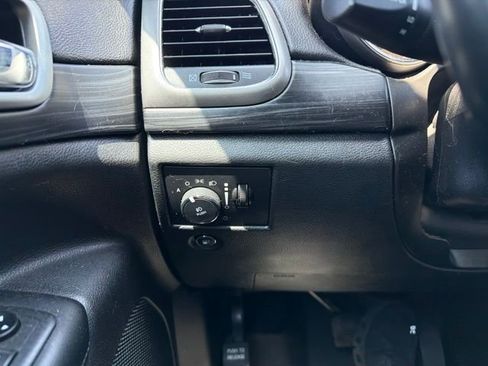 Used 2020 Jeep Grand Cherokee Altitude AWD/4WD image 17