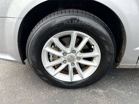 Used 2014 Dodge Grand Caravan SXT image 10