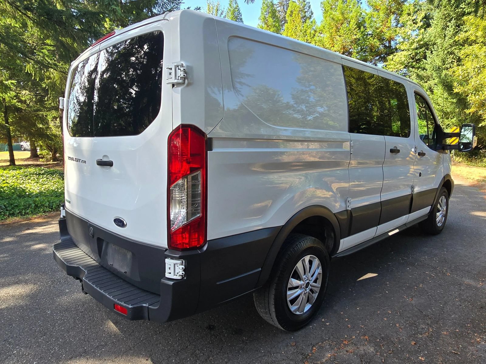 Used 2017 Ford Transit 250 130 Low Roof RWD image 8