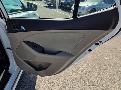 Used 2012 Kia Optima Hybrid FWD image 27