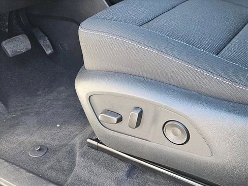 New 2026 Chevrolet Traverse LT w/ Sun and Wheel Package image 4