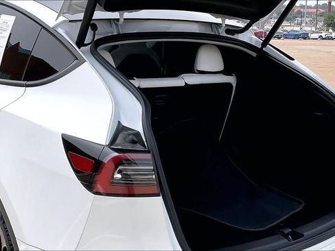 Used 2023 Tesla Model Y Performance AWD/4WD image 18
