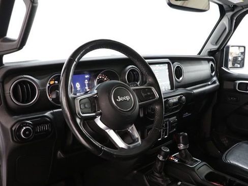 Used 2019 Jeep Wrangler Unlimited Sahara AWD/4WD image 14