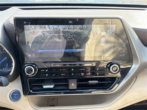 Used 2020 Toyota Highlander Platinum image 34