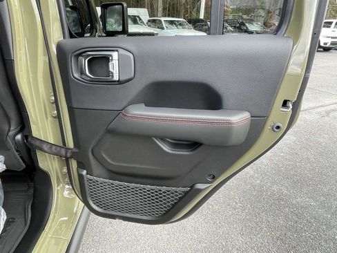 New 2026 Jeep Wrangler Unlimited Rubicon AWD/4WD image 18