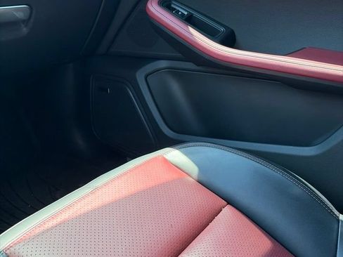 Certified 2024 Porsche Macan S AWD/4WD image 6