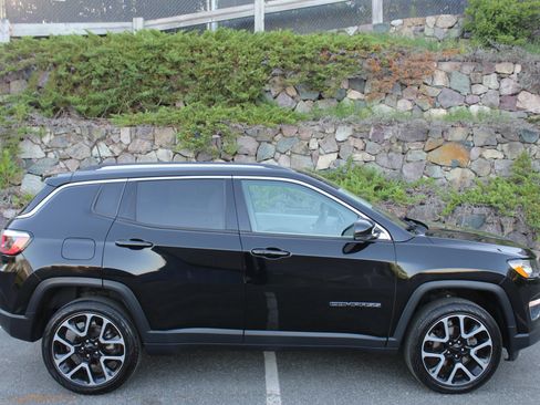 Used 2018 Jeep Compass Limited w/ Navigation Group AWD/4WD image 5