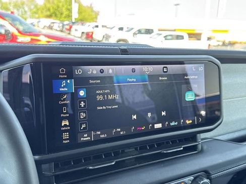 Used 2025 Jeep Wrangler Unlimited Sahara AWD/4WD image 18