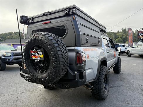 Used 2017 Toyota Tacoma TRD Off-Road w/ Tow Package (A/T) image 7