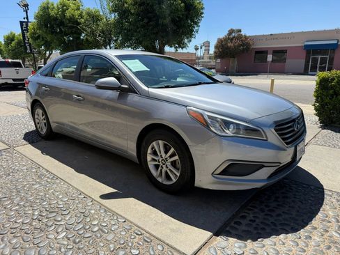 Used 2017 Hyundai Sonata SE FWD image 3