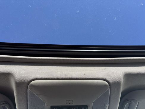 Used 2019 Toyota RAV4 XLE w/ Convenience Package image 19