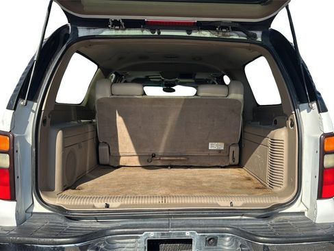 Used 2004 GMC Yukon XL SLT w/ Preferred Equipment Group image 19