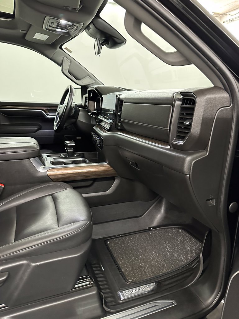 Used 2023 Chevrolet Silverado 1500 RST w/ Redline Edition AWD/4WD image 40