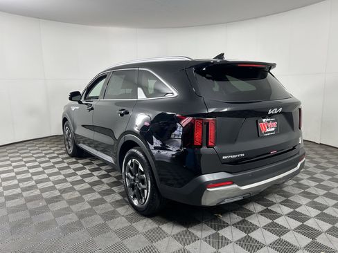 Used 2025 Kia Sorento S w/ Panoramic Sunroof Package image 14