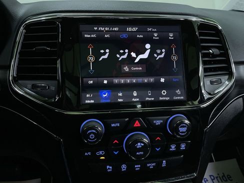 Used 2021 Jeep Grand Cherokee Limited w/ Luxury Group II image 25