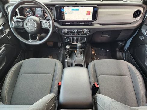 Used 2025 Jeep Gladiator Sport AWD/4WD image 27