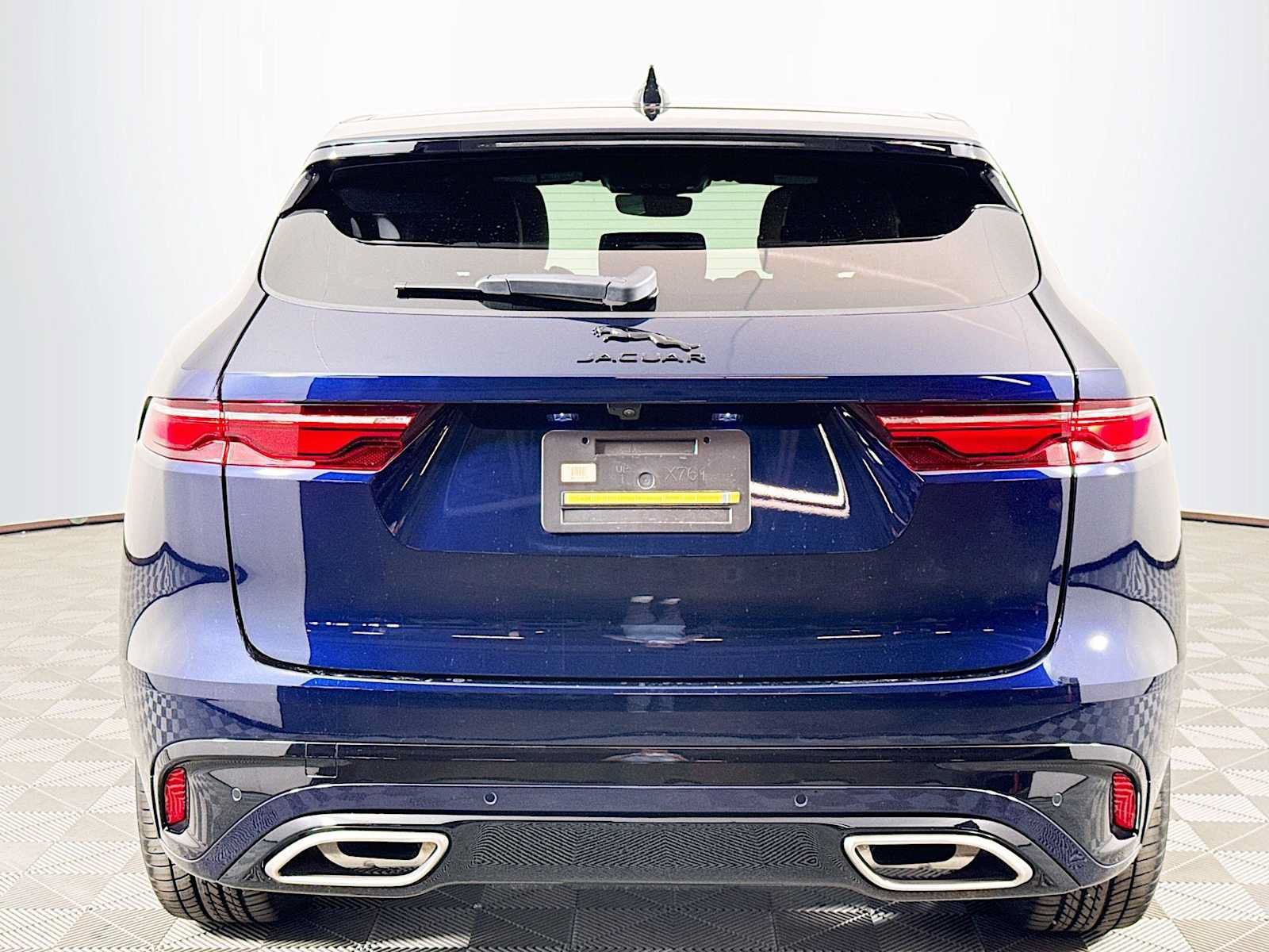 New 2025 Jaguar F-PACE R-Dynamic S AWD/4WD image 6