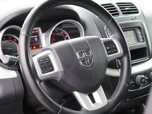 Used 2019 Dodge Journey SE w/ Premium Group FWD image 25