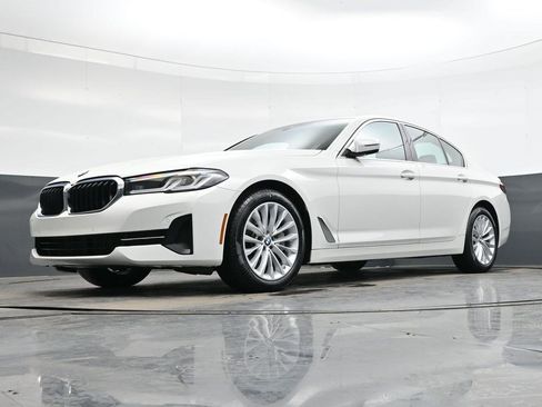 Used 2023 BMW 530i w/ Convenience Package image 34