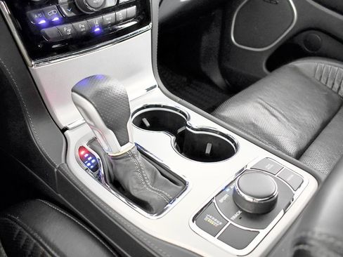 Used 2019 Jeep Grand Cherokee SRT image 65