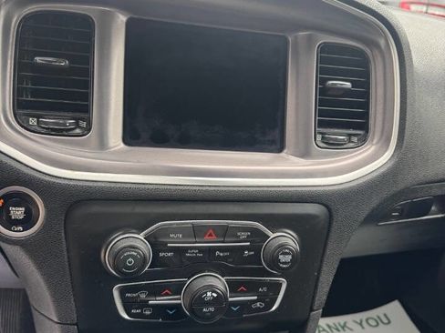 Used 2019 Dodge Charger SXT w/ Blacktop Package image 13