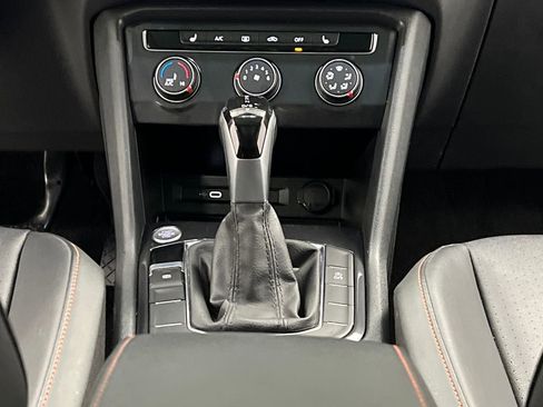 Used 2024 Volkswagen Tiguan Wolfsburg Edition image 46