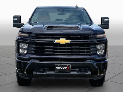 Used 2024 Chevrolet Silverado 2500 Custom w/ Custom Convenience Package AWD/4WD image 4