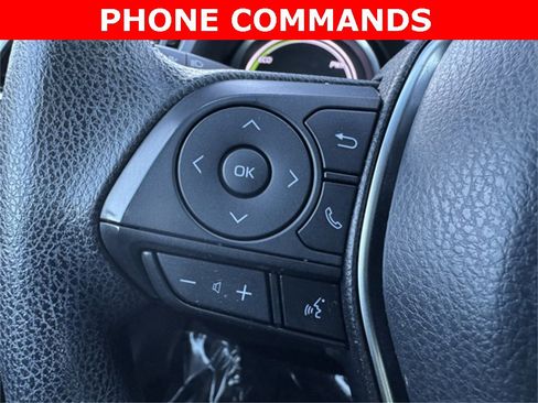 Certified 2018 Toyota Camry LE image 27